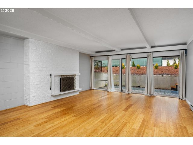 4460 Sw SCHOLLS FERRY Rd 8, Portland, OR 97225