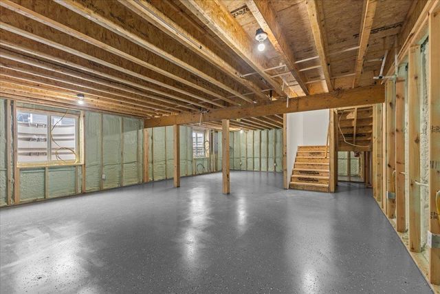 28 Dozer Drive, St. Albans Town, VT 05478