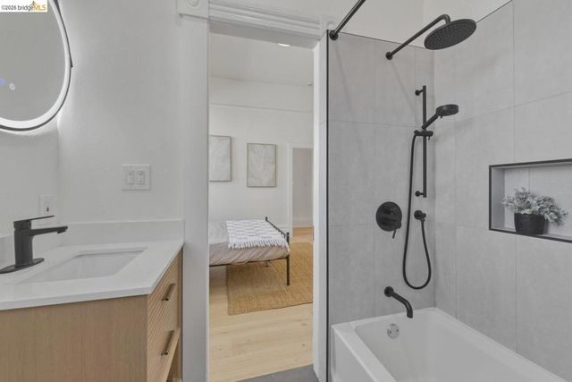 523 25Th St, Oakland, CA 94612