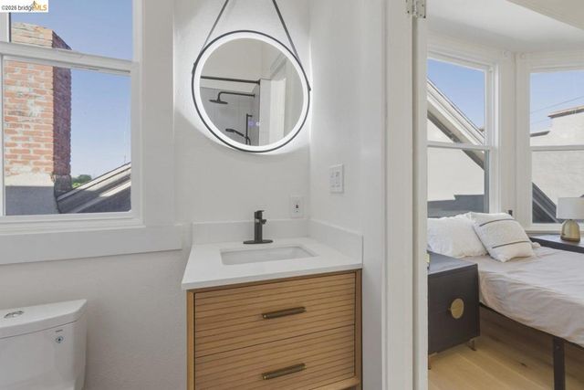 523 25Th St, Oakland, CA 94612