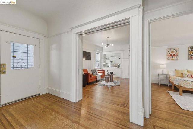 523 25Th St, Oakland, CA 94612