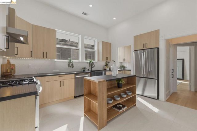 523 25Th St, Oakland, CA 94612