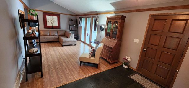 6017 W Donges LANE, Brown Deer, WI 53223