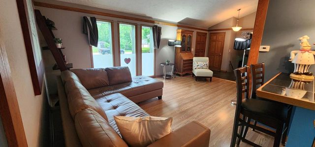 6017 W Donges LANE, Brown Deer, WI 53223