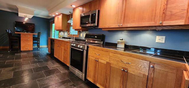 6017 W Donges LANE, Brown Deer, WI 53223