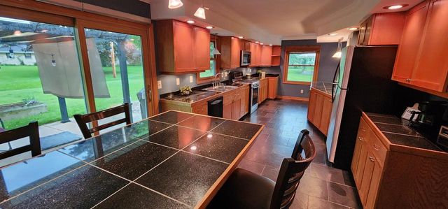 6017 W Donges LANE, Brown Deer, WI 53223