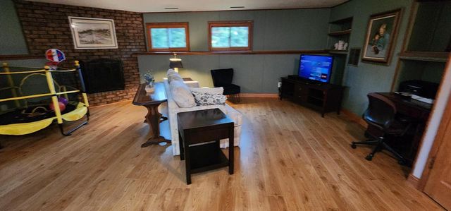 6017 W Donges LANE, Brown Deer, WI 53223