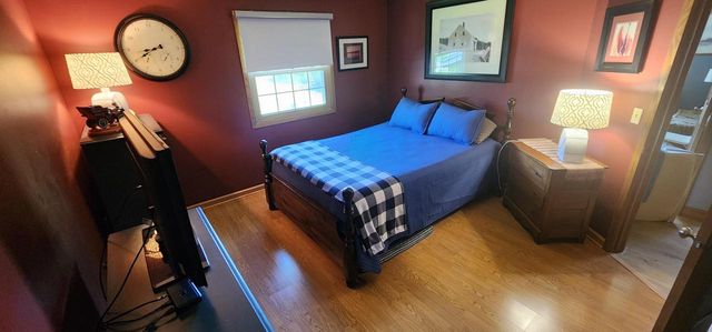 6017 W Donges LANE, Brown Deer, WI 53223