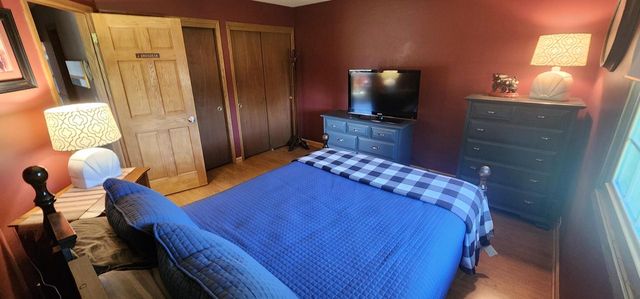 6017 W Donges LANE, Brown Deer, WI 53223