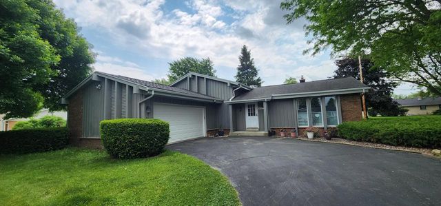 6017 W Donges LANE, Brown Deer, WI 53223