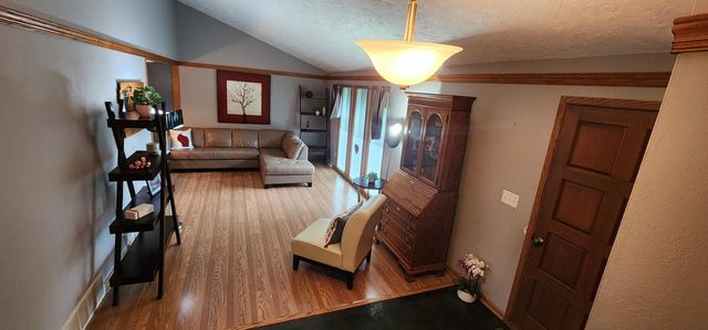 6017 W Donges LANE, Brown Deer, WI 53223