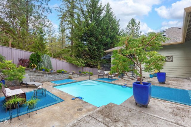 2212 SE Linden Lane, Grants Pass, OR 97527