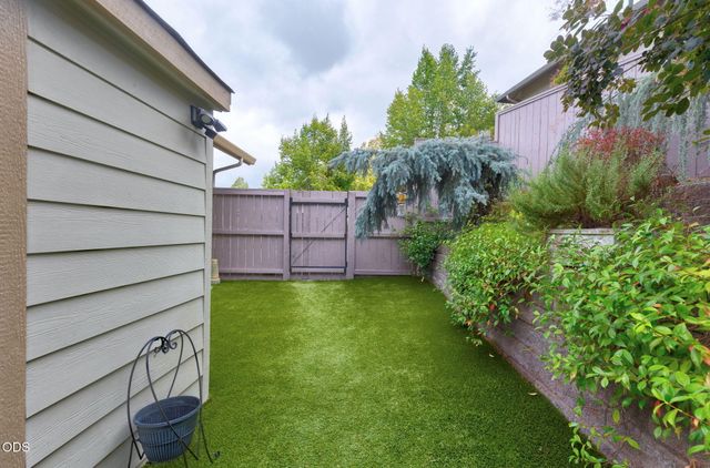 2212 SE Linden Lane, Grants Pass, OR 97527