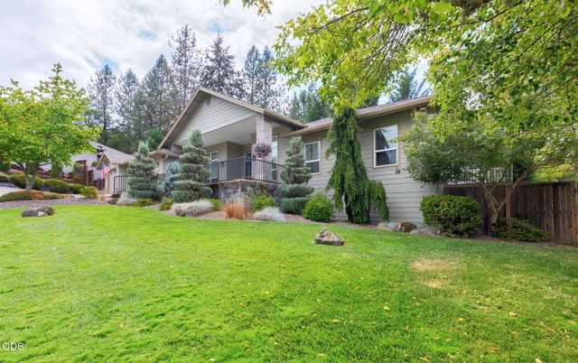 2212 SE Linden Lane, Grants Pass, OR 97527