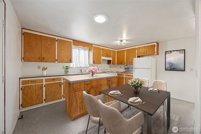 831 E 56th Street, Tacoma, WA 98404