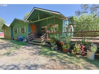 95743 HAYNES WAY Ln, North Bend, OR 97459