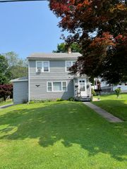 16 Springside Avenue, Danbury, CT 06810