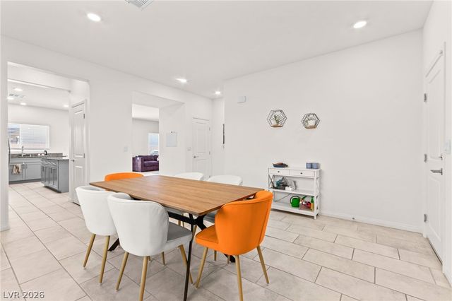 1880 Vass Springs Place, North Las Vegas, NV 89084