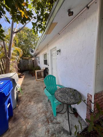 1304 NE 4th Street, Pompano Beach, FL 33060