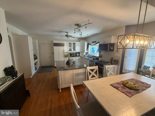 52 KATHLEEN CT, Fleetwood, PA 19522