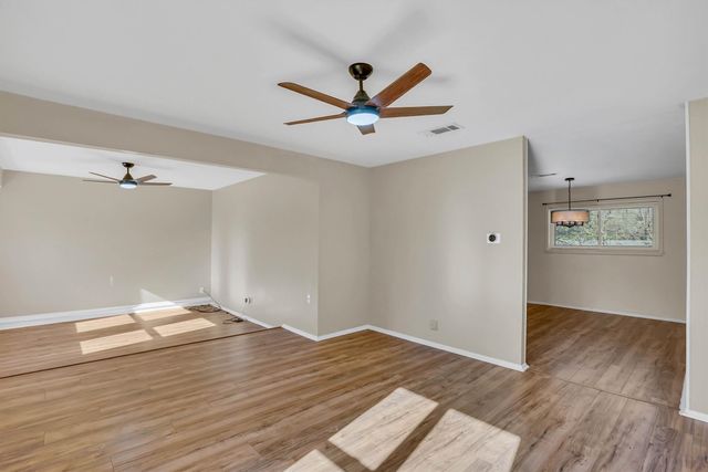 412 Fleming Drive, Hurst, TX 76053
