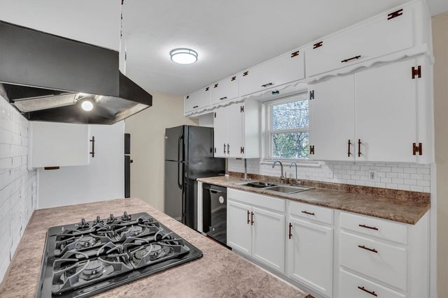 412 Fleming Drive, Hurst, TX 76053