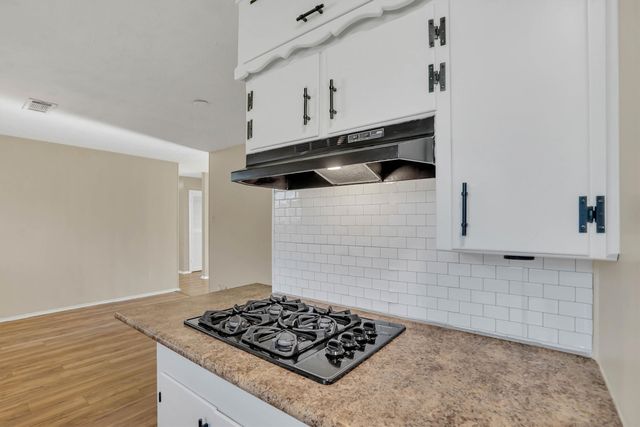 412 Fleming Drive, Hurst, TX 76053