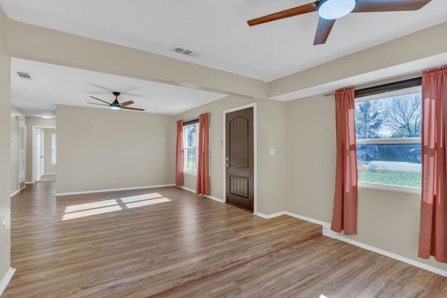412 Fleming Drive, Hurst, TX 76053