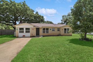 412 Fleming Drive, Hurst, TX 76053