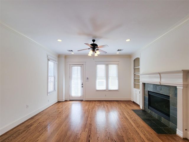 704 E 9th Street, Houston, TX 77007