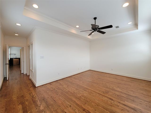 704 E 9th Street, Houston, TX 77007