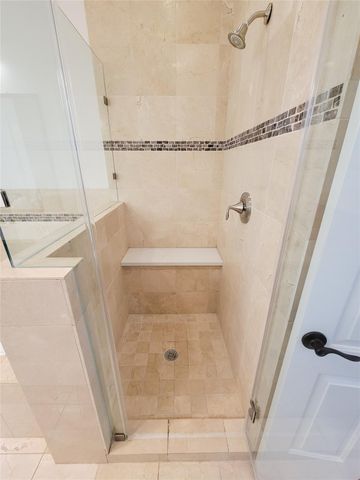 704 E 9th Street, Houston, TX 77007