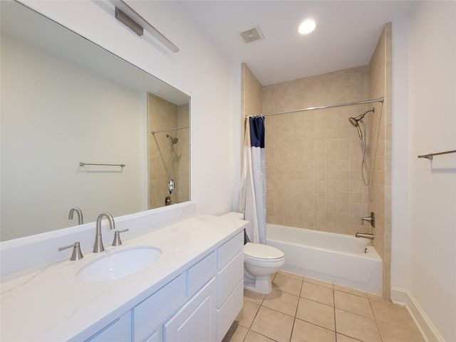 704 E 9th Street, Houston, TX 77007