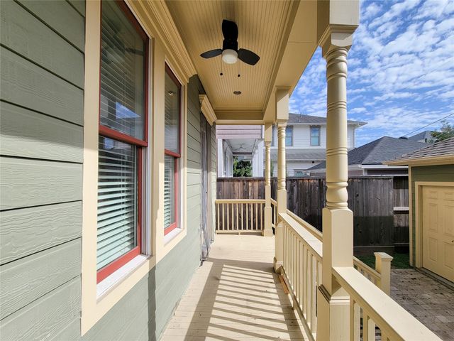 704 E 9th Street, Houston, TX 77007