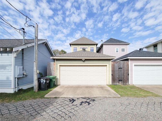 704 E 9th Street, Houston, TX 77007