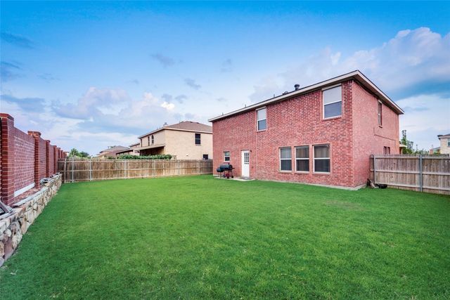 2424 Canyon Springs Drive, Grand Prairie, TX 75052