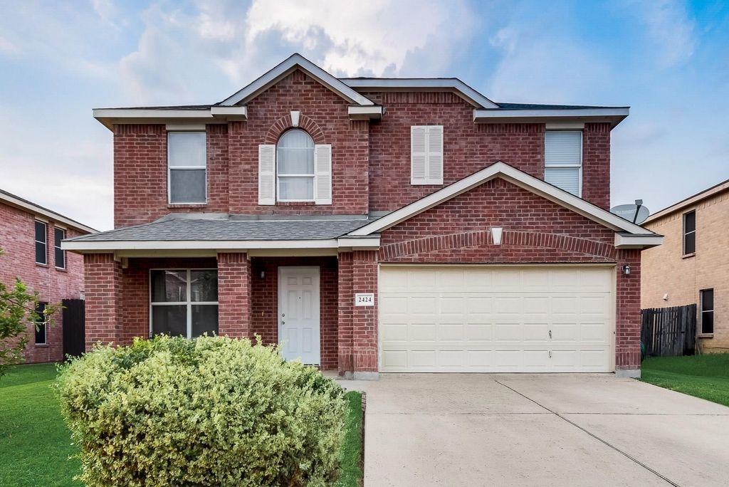2424 Canyon Springs Drive, Grand Prairie, TX 75052