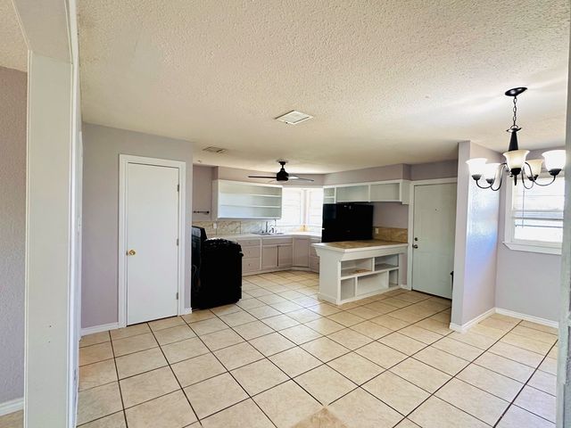 2812 Mariana Ave, Midland, OK 73115