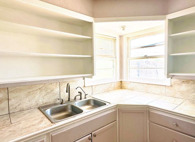 2812 Mariana Ave, Midland, OK 73115