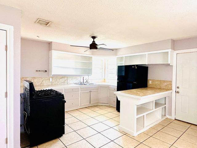 2812 Mariana Ave, Midland, OK 73115