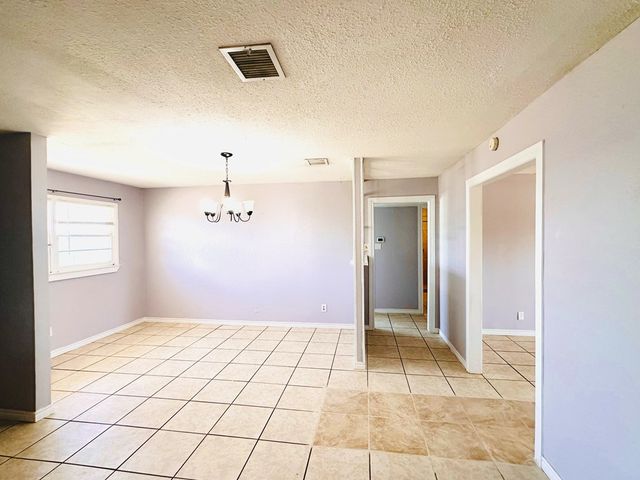 2812 Mariana Ave, Midland, OK 73115