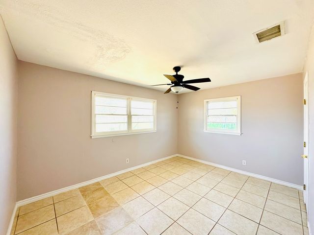 2812 Mariana Ave, Midland, OK 73115