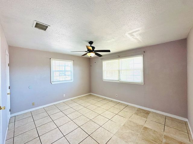 2812 Mariana Ave, Midland, OK 73115