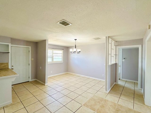 2812 Mariana Ave, Midland, OK 73115