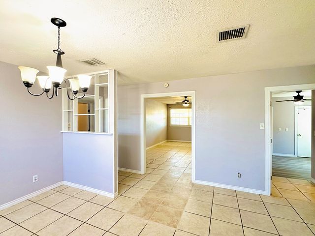 2812 Mariana Ave, Midland, OK 73115