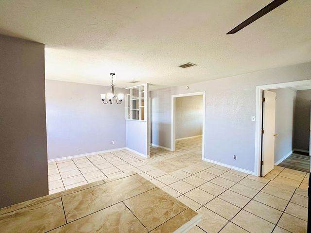 2812 Mariana Ave, Midland, OK 73115