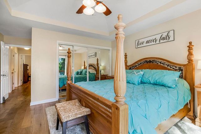 621 NW North Shore Drive, Lake Waukomis, MO 64151
