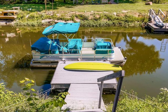 621 NW North Shore Drive, Lake Waukomis, MO 64151