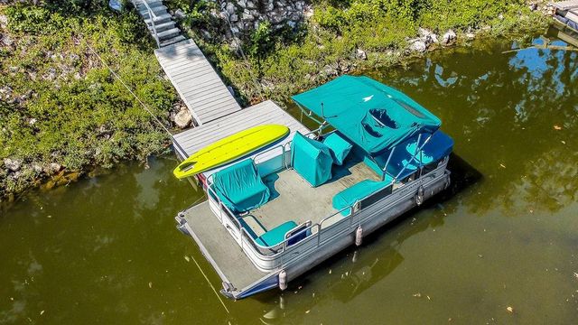 621 NW North Shore Drive, Lake Waukomis, MO 64151