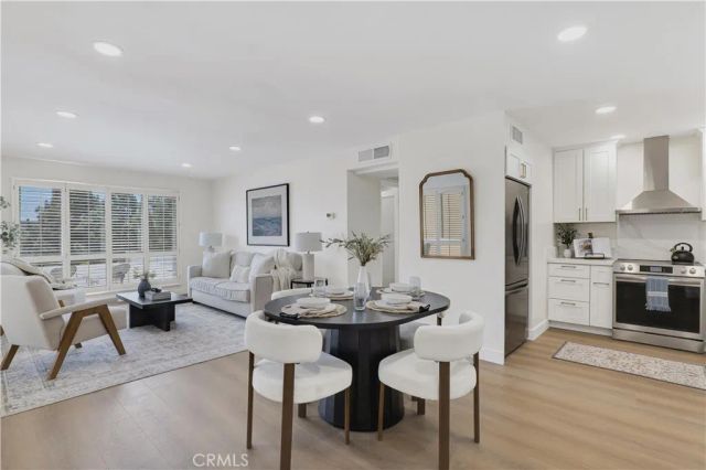 970 Palm Avenue 200, West Hollywood, CA 90069